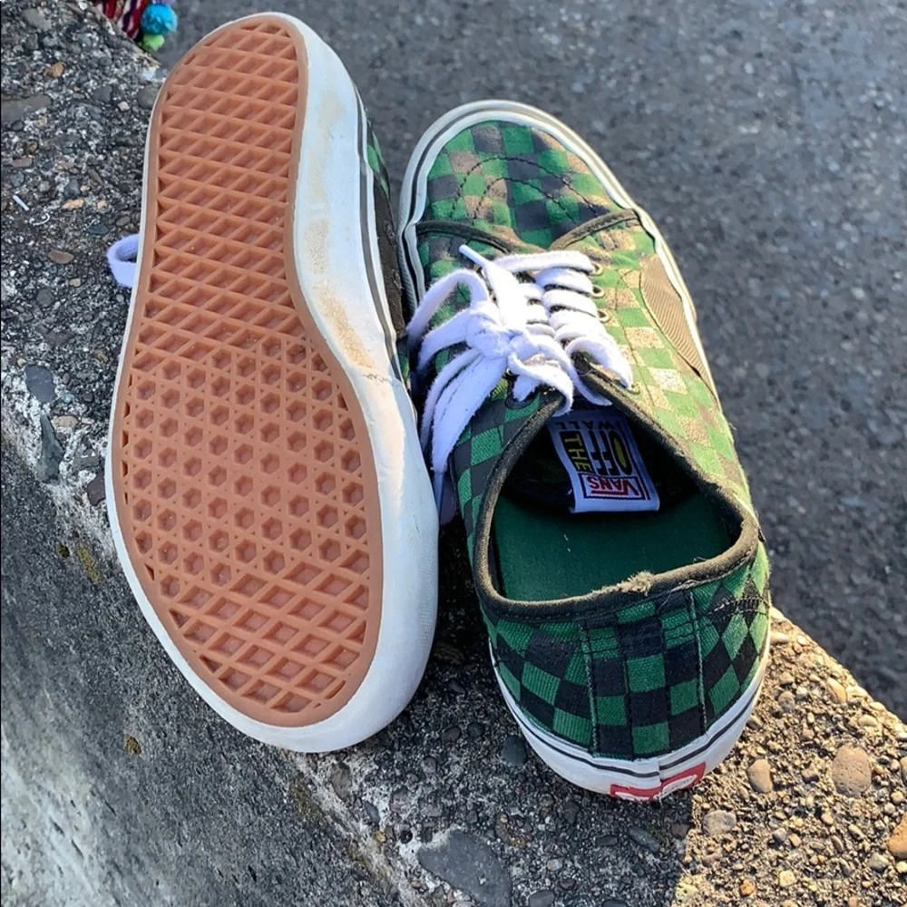 Vans - Picture 3 of 3